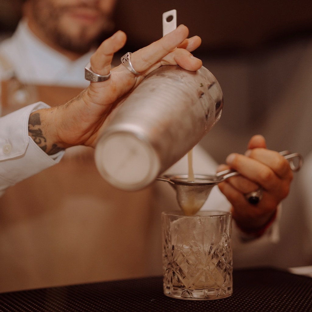 White Ibiza Wedding Directory: Catering – The Bar Ibiza, Ibiza mobile bar and drinks catering service