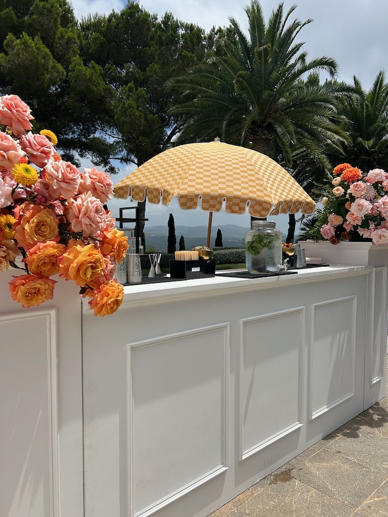 White Ibiza Wedding Directory: Catering – The Bar Ibiza, Ibiza mobile bar and drinks catering service