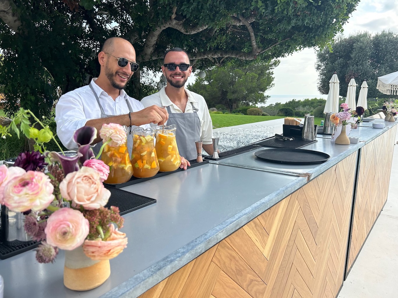 White Ibiza Wedding Directory: Catering – The Bar Ibiza, Ibiza mobile bar and drinks catering service
