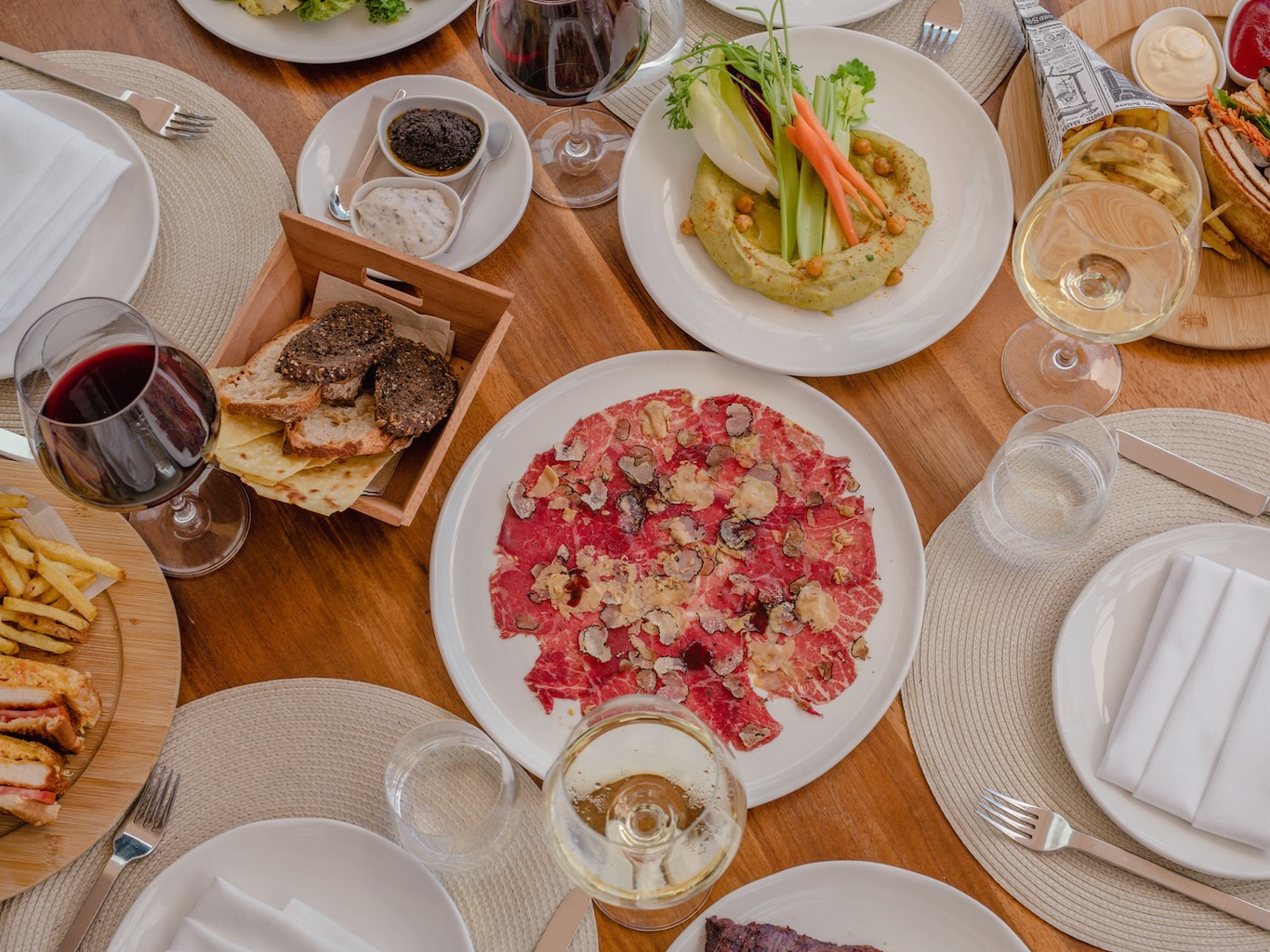 White Ibiza Beach Restaurants Guide: Ocean Brasserie & Bar at Hotel Riomar Ibiza, Santa Eulalia