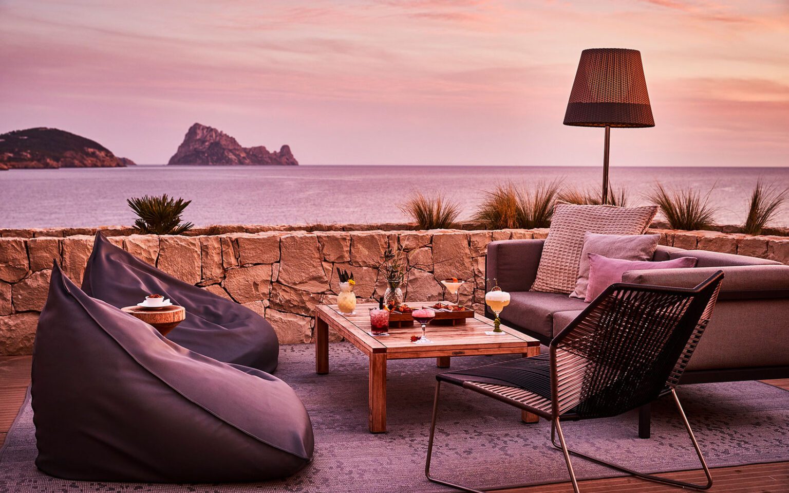 white-ibiza-bars-sunset