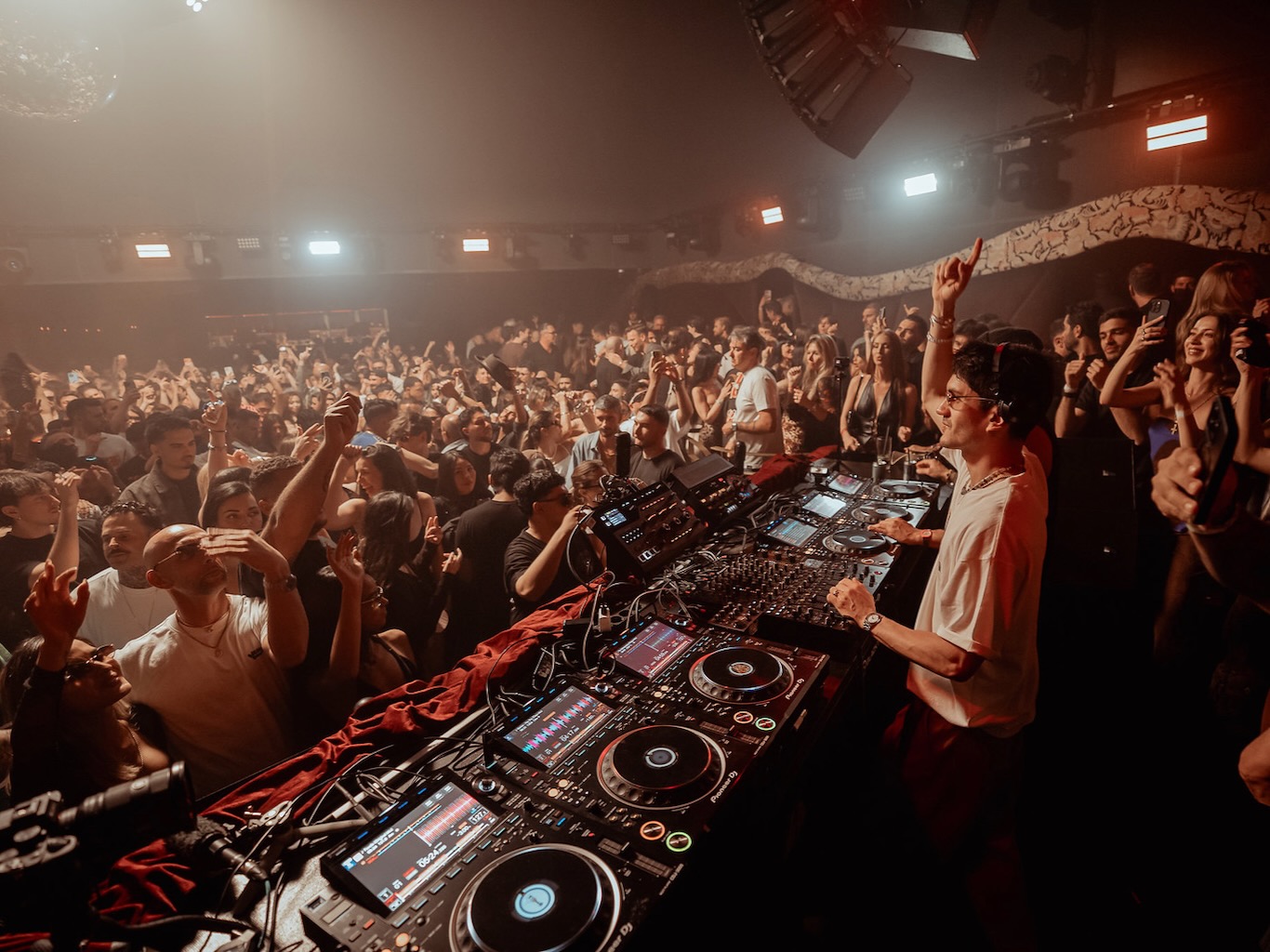 White Ibiza Clubbing Guide: Chinois Ibiza