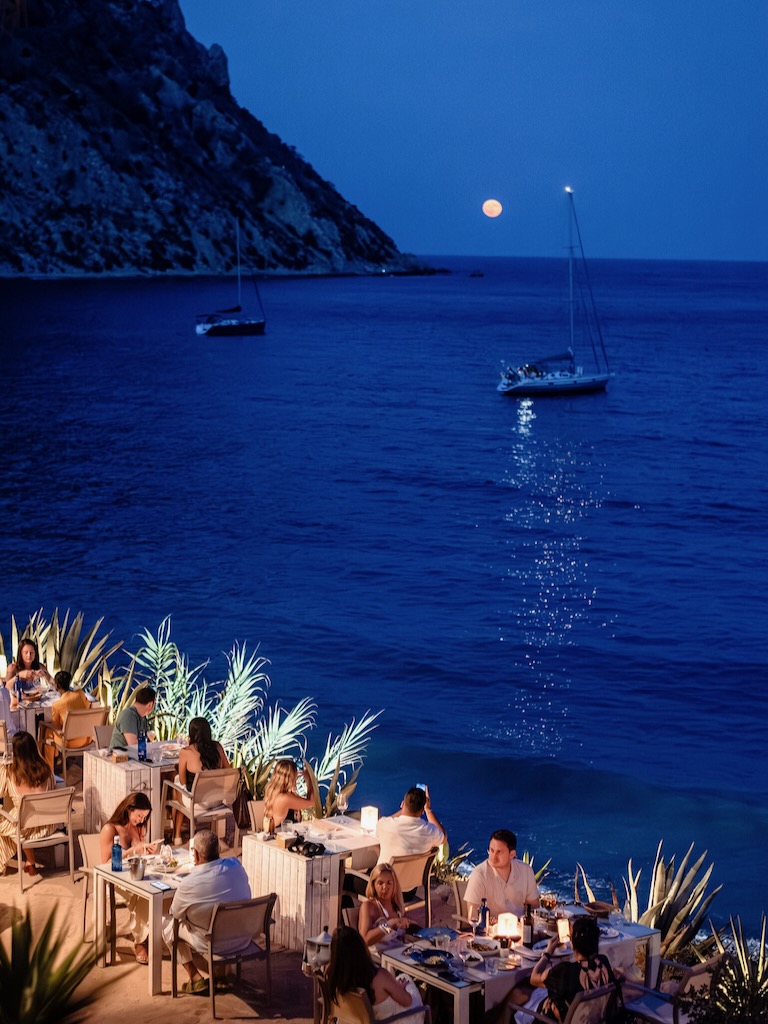 White Ibiza Fine Dining Guide: Amante Ibiza, Sol d'en Serra