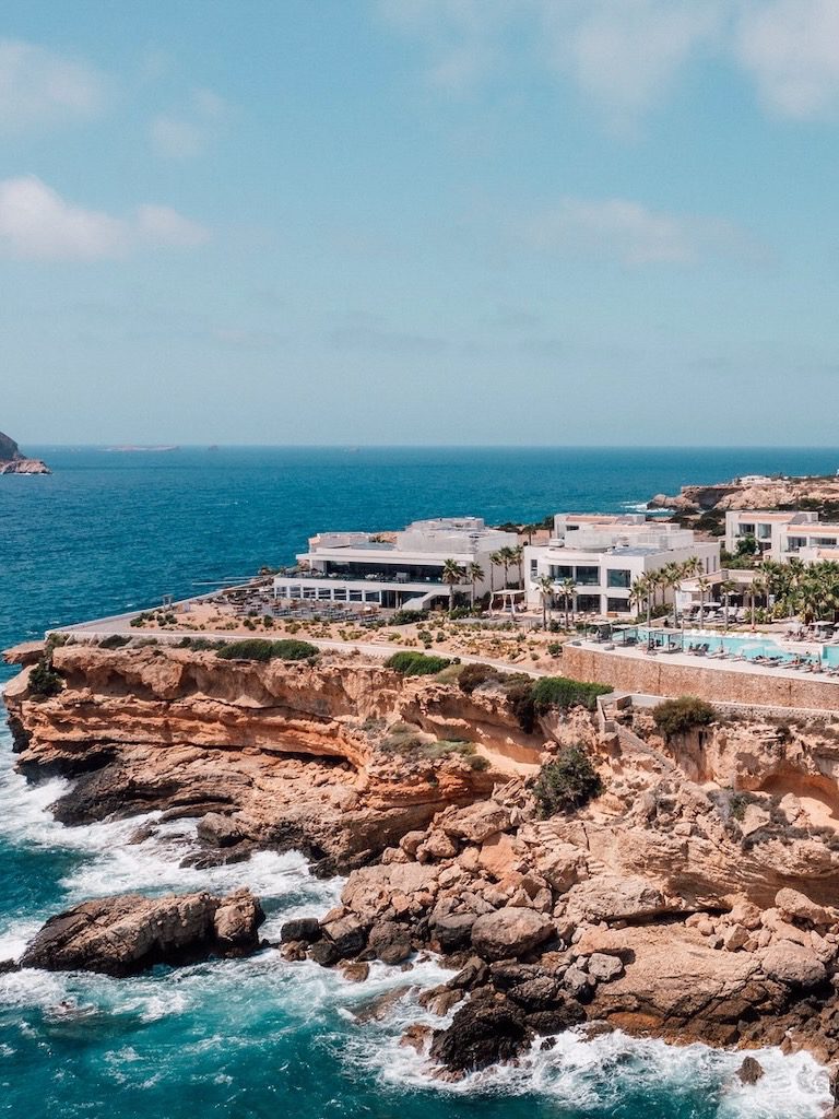 White Ibiza Hotel Guide – Luxury Resorts: 7Pines Resort Ibiza
