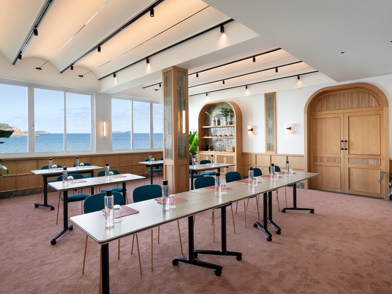 White Ibiza Boutique Hotels Guide: Hotel Riomar Ibiza, Santa Eulalia