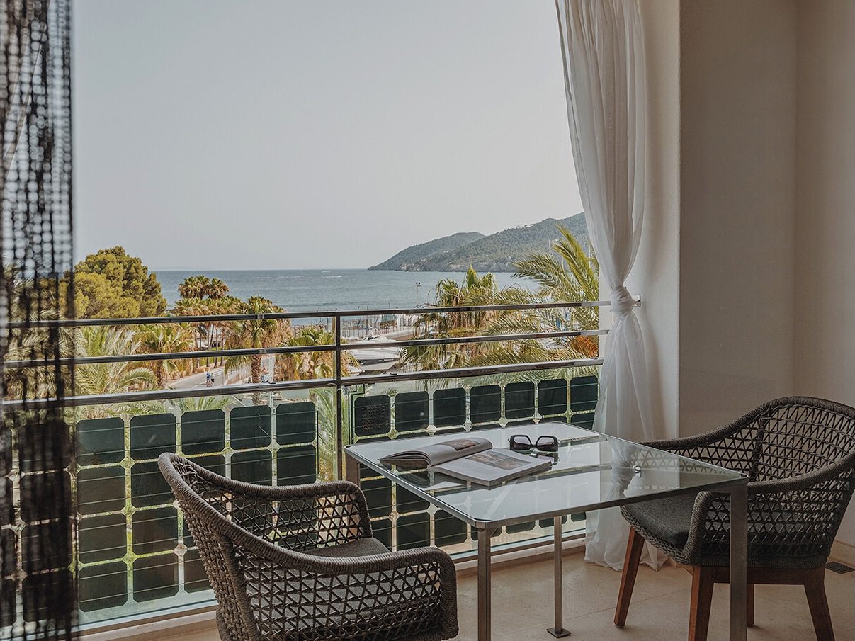 White ibiza Hotels Guide: Five-Star Grand Luxe: Aguas de Ibiza Grand Luxe, Santa Eulalia