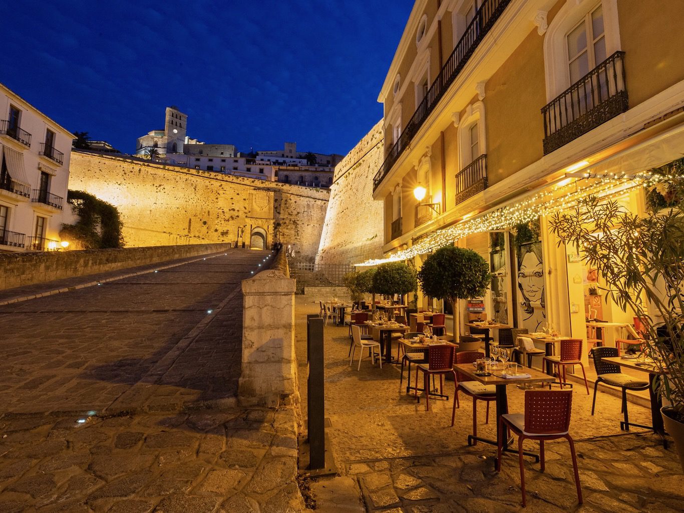 White Ibiza Restaurant Guide: Il Dek