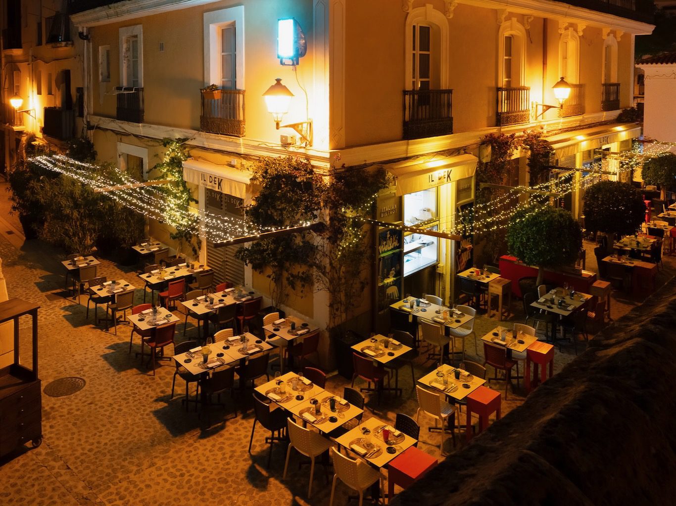 White Ibiza Restaurant Guide: Il Dek