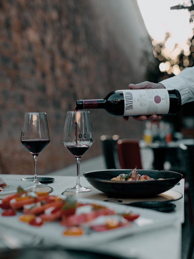 White Ibiza Restaurant Guide: Il Dek