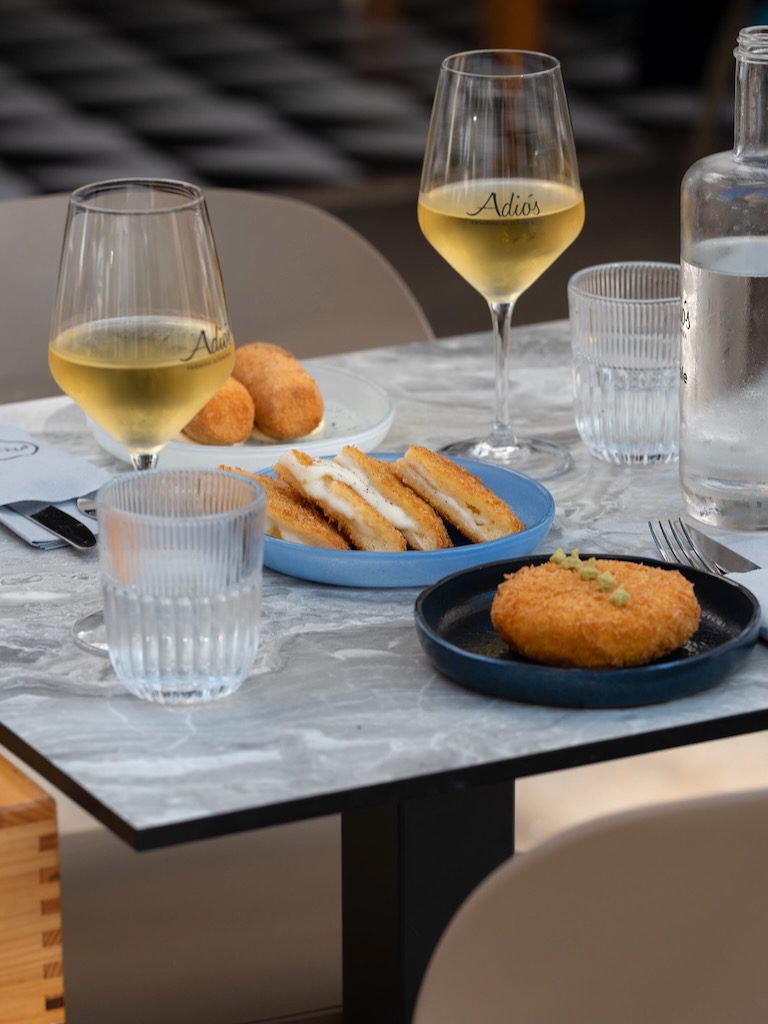 White Ibiza Restaurant Guide: Pizzeria Adiós, Ibiza town