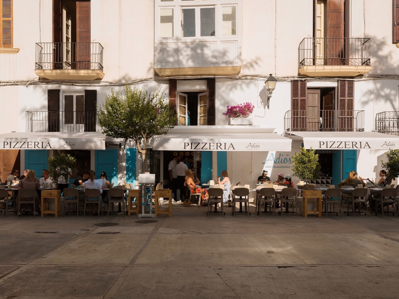 White Ibiza Restaurant Guide: Pizzeria Adiós, Ibiza town