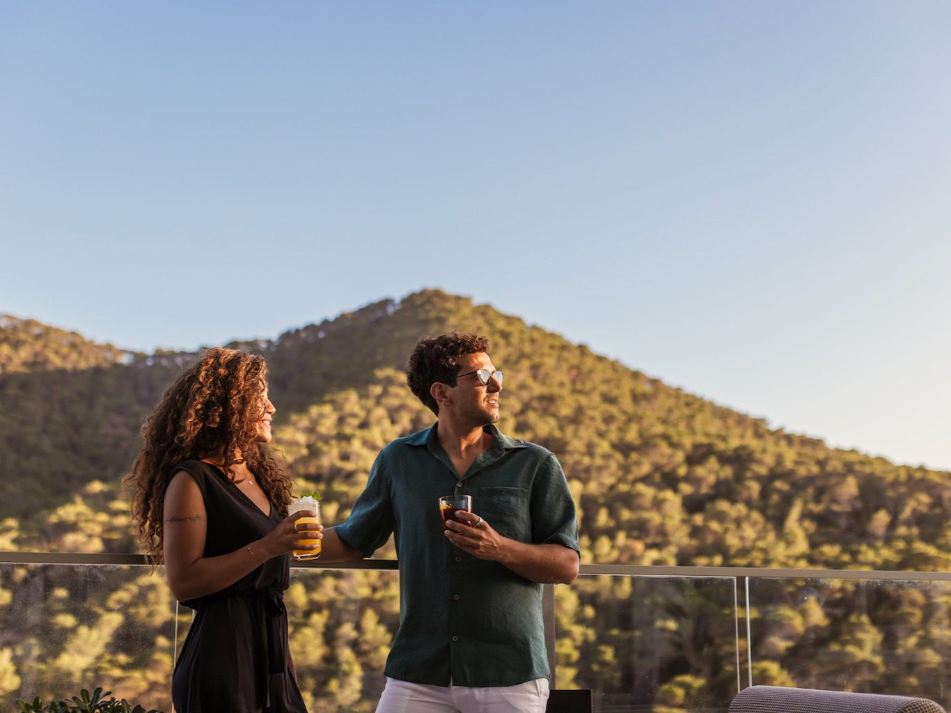 White Ibiza Restaurants Guide: Sun & Moon, casual dining restaurant in Cala Llonga