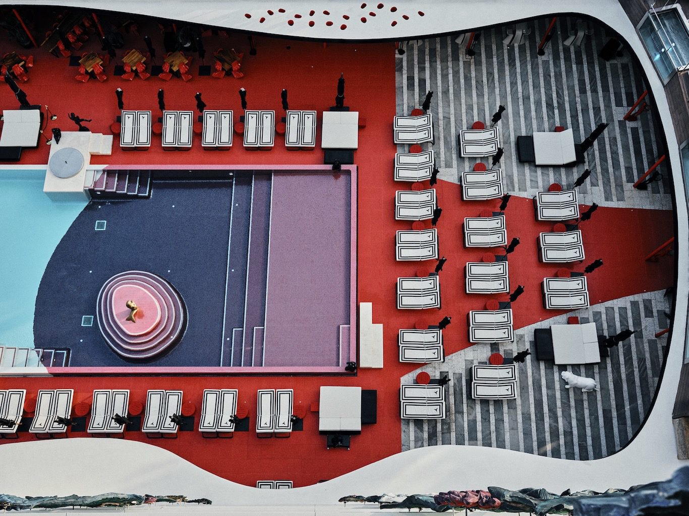 White Ibiza Hotels Guide: Ushuaïa Ibiza Beach Hotel, luxury resort in Playa d'en Bossa