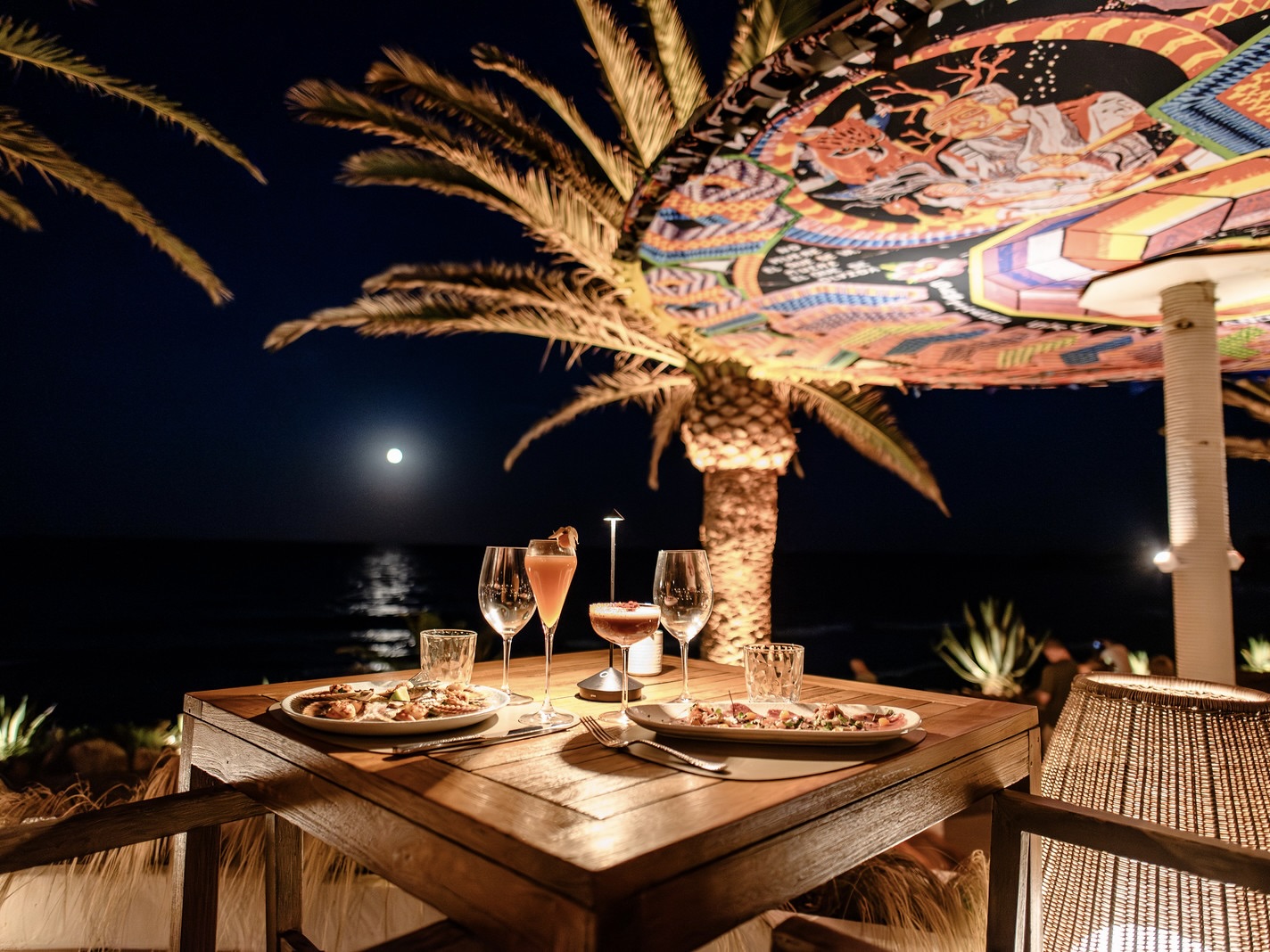white-ibiza-ibiza-beach-restaurant-aiyanna-by-night-2026-06
