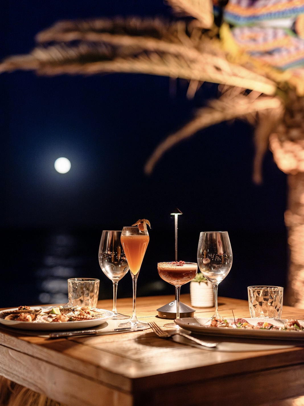 white-ibiza-ibiza-beach-restaurant-aiyanna-by-night-2026-08