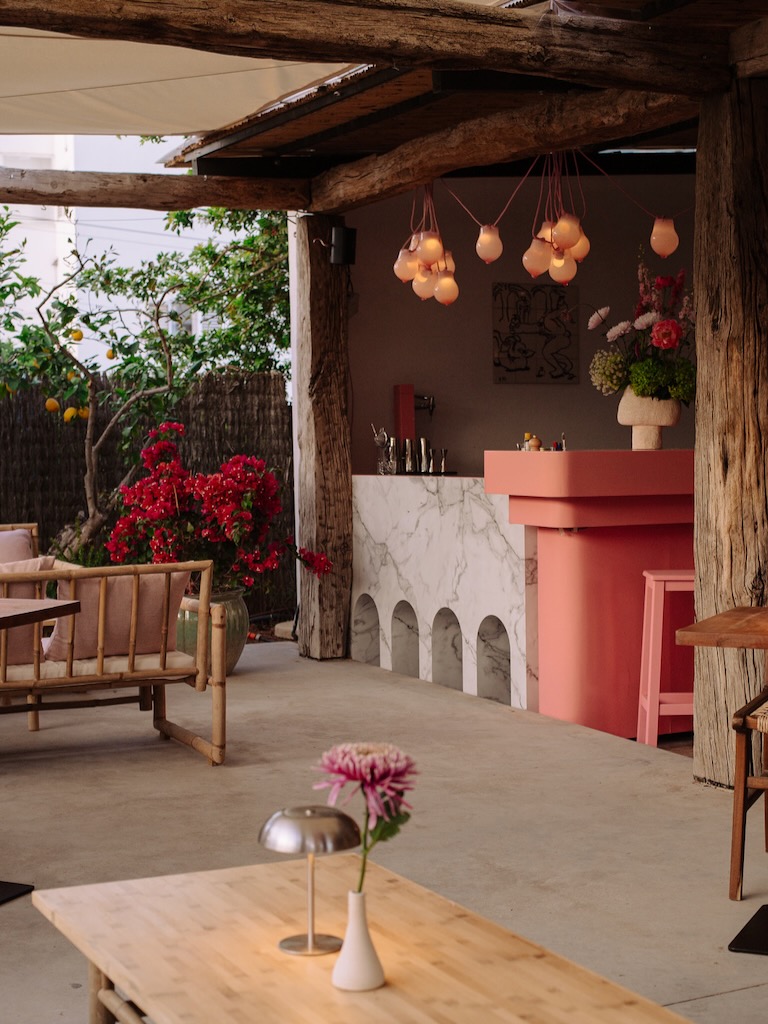 White Ibiza Restaurants Guide: Mira Lounge, bar and restaurant in San Miguel, Ibiza