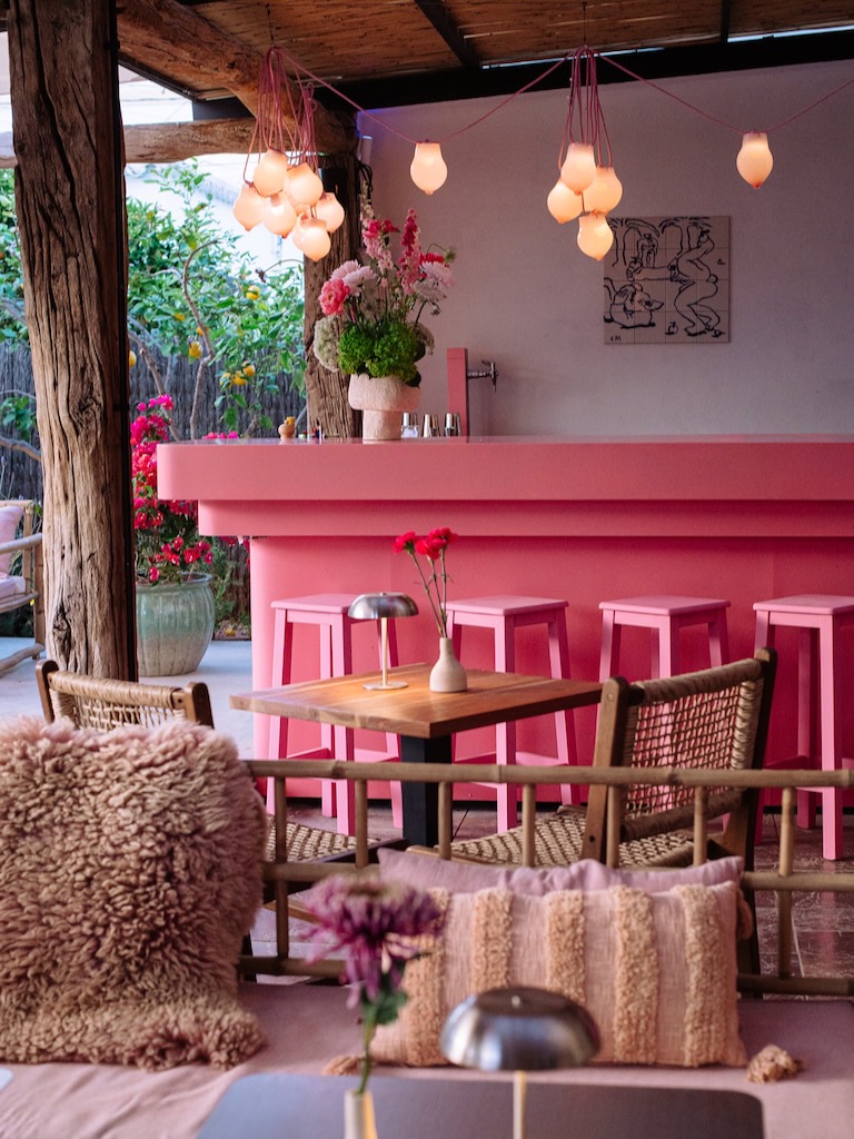White Ibiza Restaurants Guide: Mira Lounge, bar and restaurant in San Miguel, Ibiza