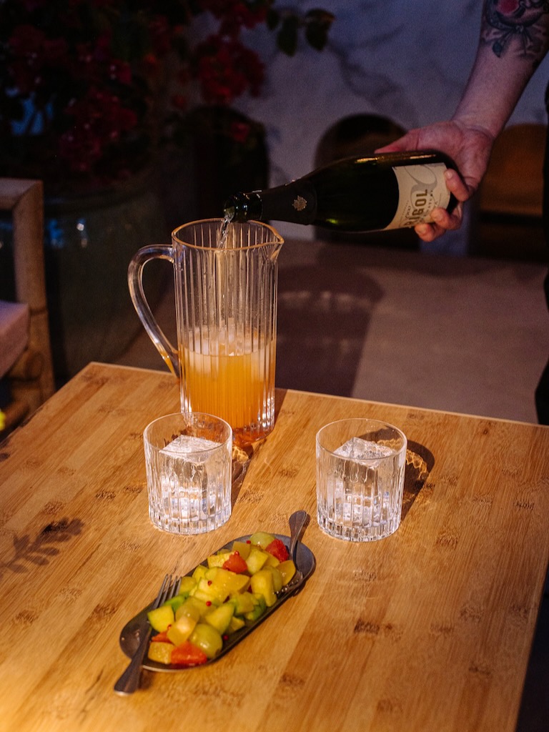 White Ibiza Restaurants Guide: Mira Lounge, bar and restaurant in San Miguel, Ibiza