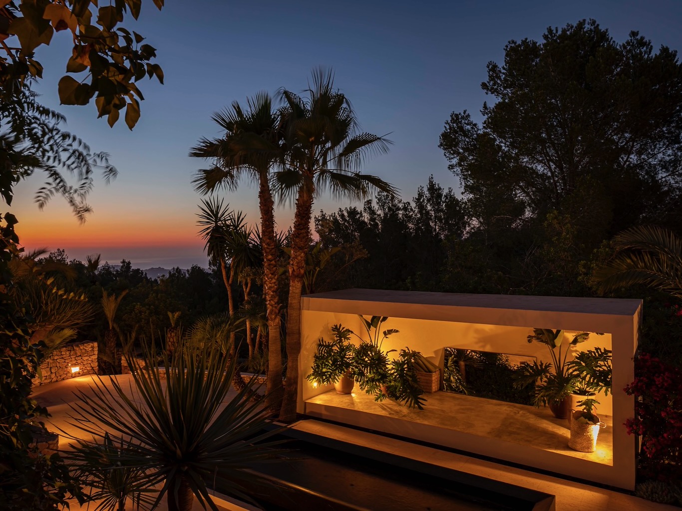 White Ibiza Restaurants Guide: Casa Linda, San José