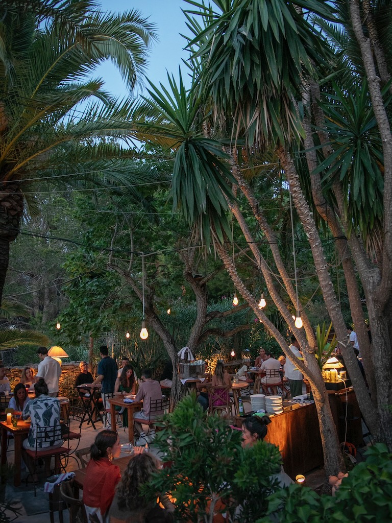 White Ibiza Restaurants Guide: Casa Linda, San José