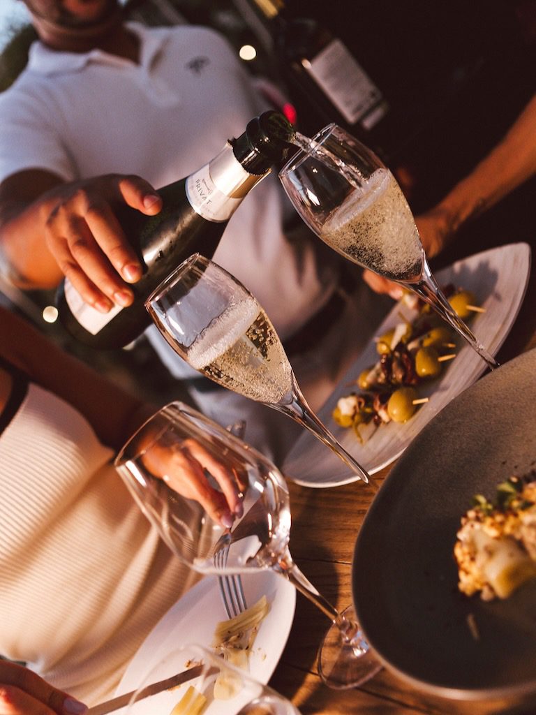 White Ibiza Restaurants Guide - Sunset: Cone Club at 7Pines Resort Ibiza