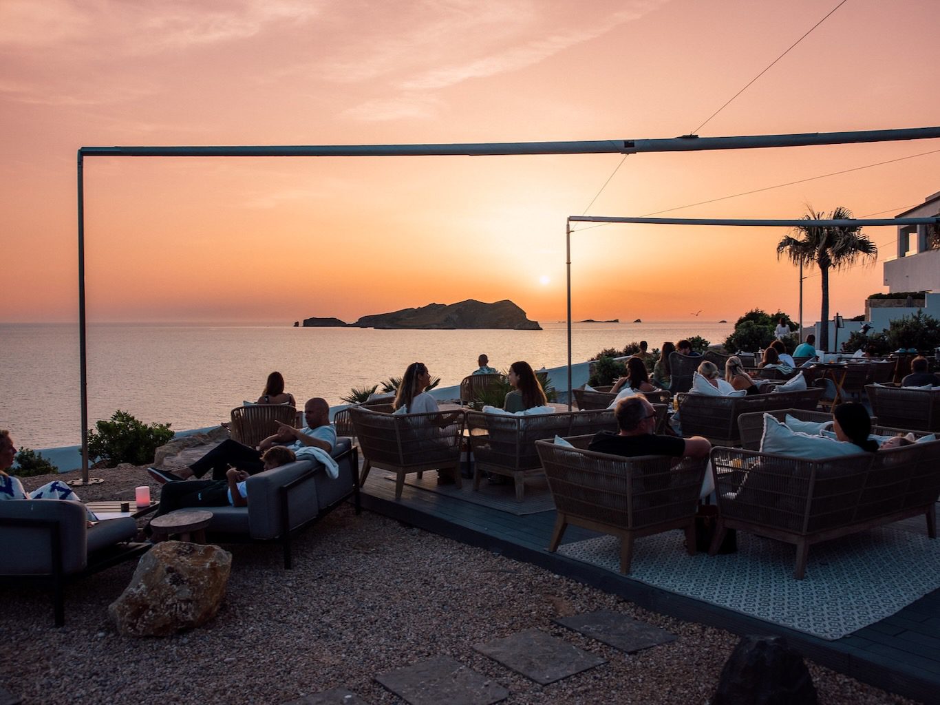 White Ibiza Restaurants Guide - Sunset: Cone Club at 7Pines Resort Ibiza