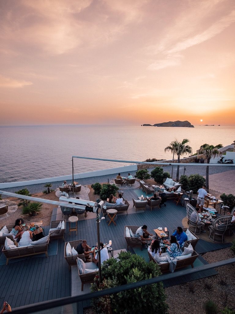 White Ibiza Restaurants Guide - Sunset: Cone Club at 7Pines Resort Ibiza