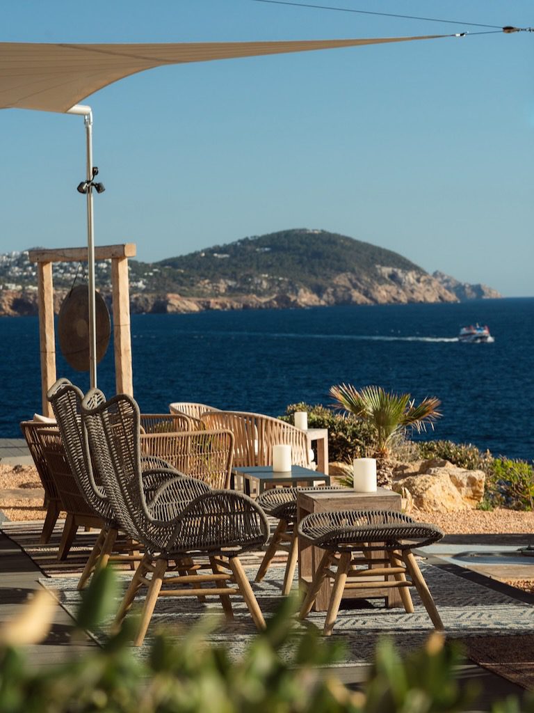 White Ibiza Restaurants Guide - Sunset: Cone Club at 7Pines Resort Ibiza