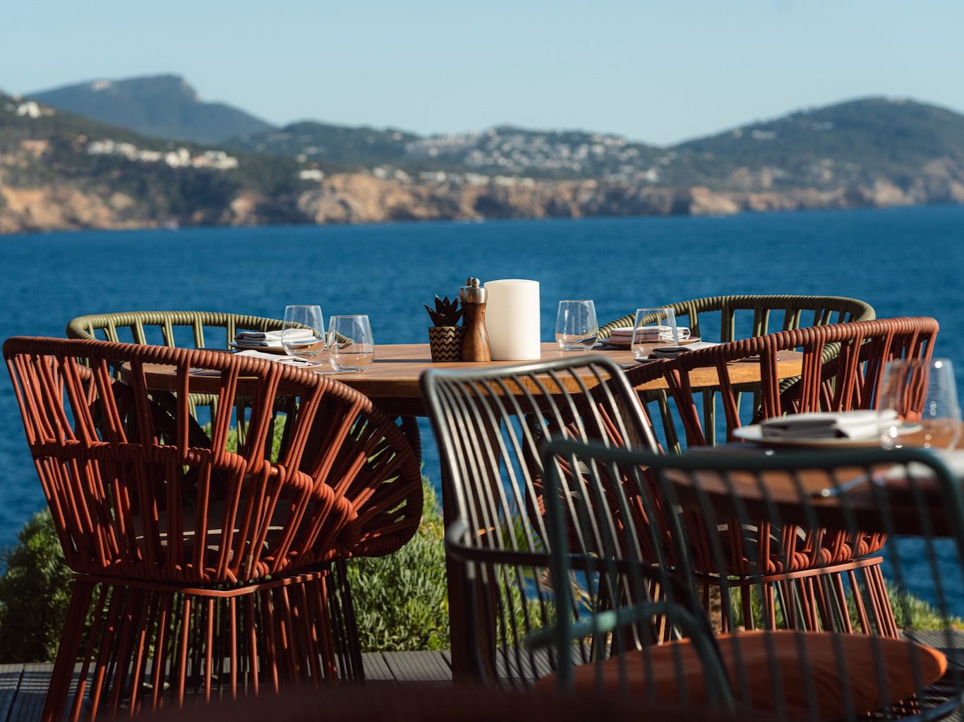 White Ibiza Restaurants Guide - Sunset: Cone Club at 7Pines Resort Ibiza