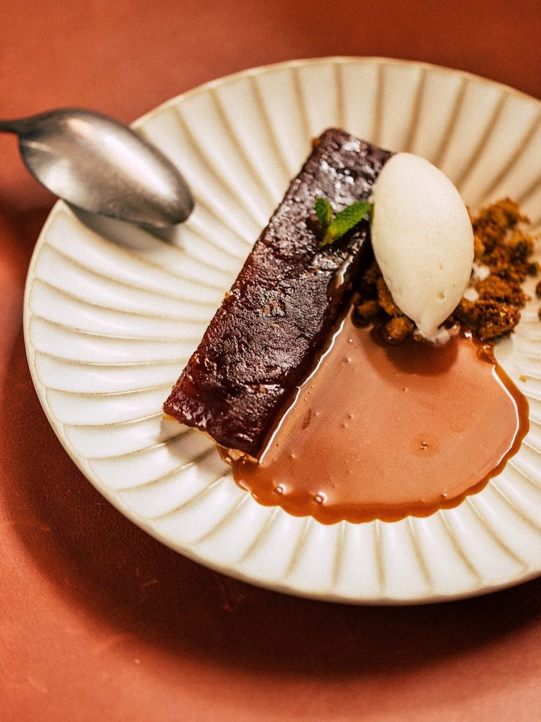 White Ibiza Restaurants Guide: Roca House, restaurant in Roca Llisa