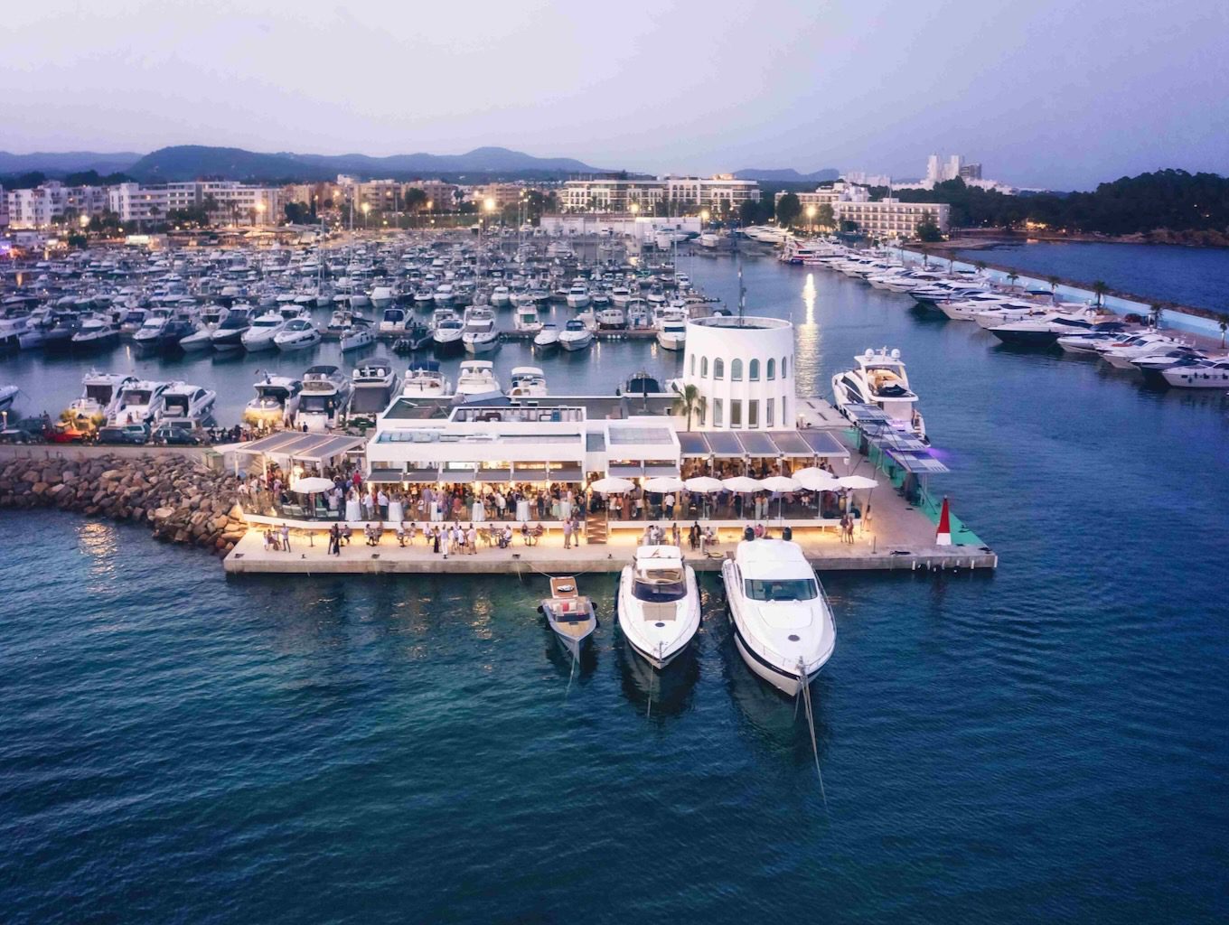 White Ibiza Restaurant Guide: CBbC Marina Santa Eulalia