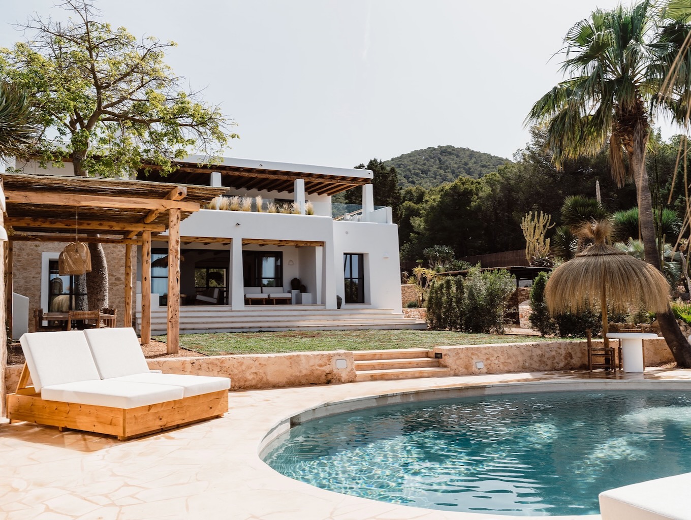 White Ibiza Villas: Can Verbena, luxury holiday villa in Ibiza in Sa Caleta