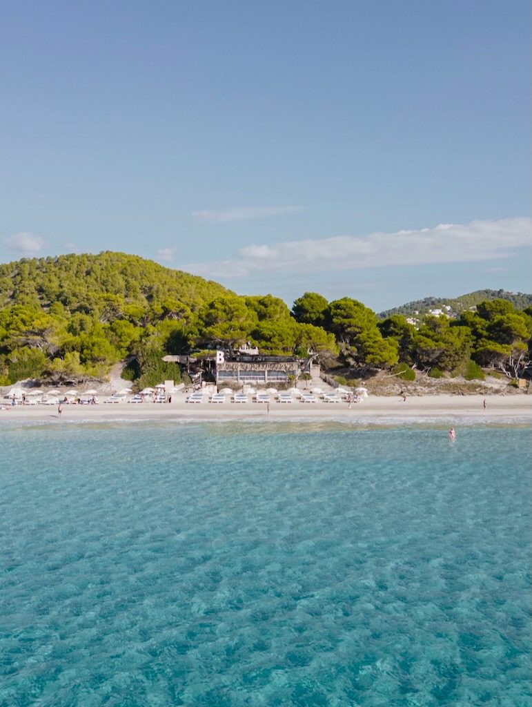 White Ibiza Restaurant Guide: Beso Beach Ibiza, beach restaurant in Las Salinas, Ibiza, Spain