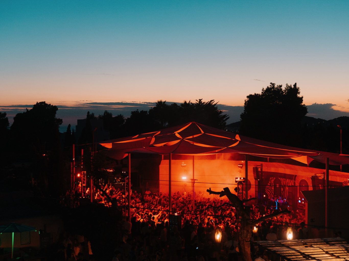 White Ibiza Club Calendar: Pikes Presents 528 Ibiza