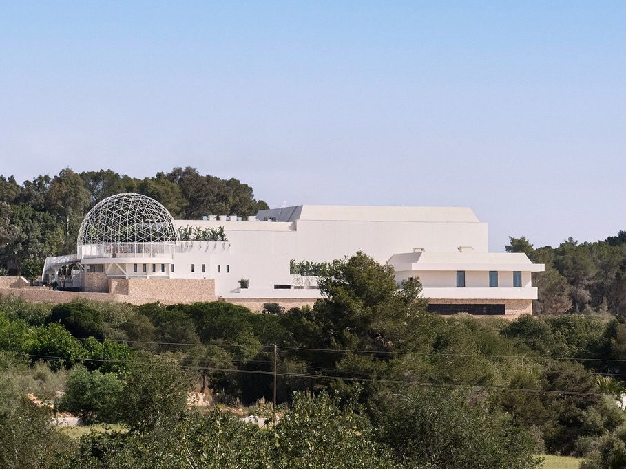 White Ibiza Nightlife Guide: Ibiza club – [UNVRS]