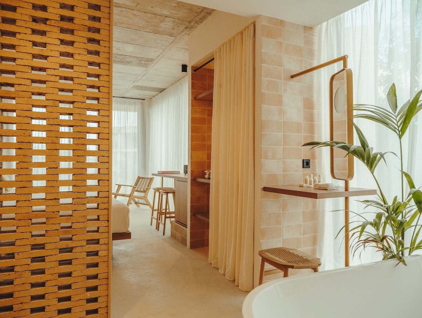 White Ibiza Boutique Hotel Guide: Bonito Ibiza