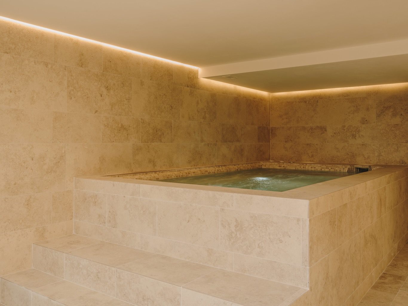 White Ibiza Boutique Hotels Guide: Bonito Ibiza, San Antonio