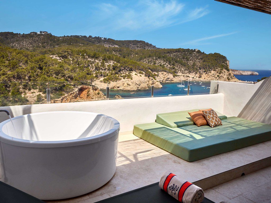 White Ibiza Hotel Guide: Cala San Miguel Ibiza Resort