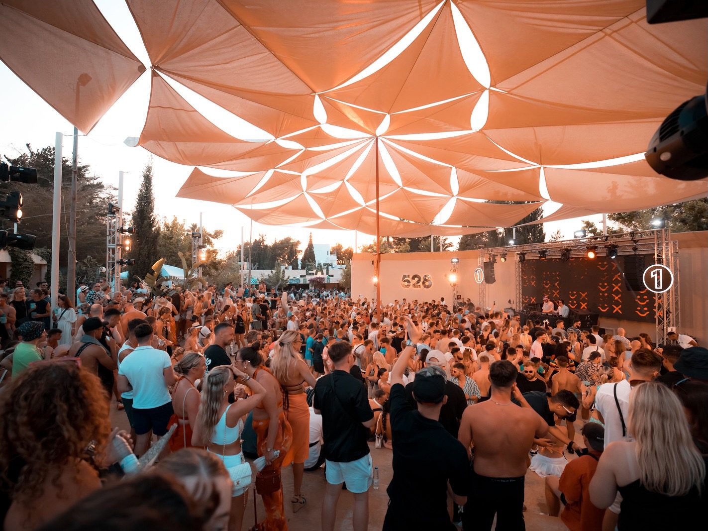 White Ibiza Nightlife Guide: 528 Ibiza