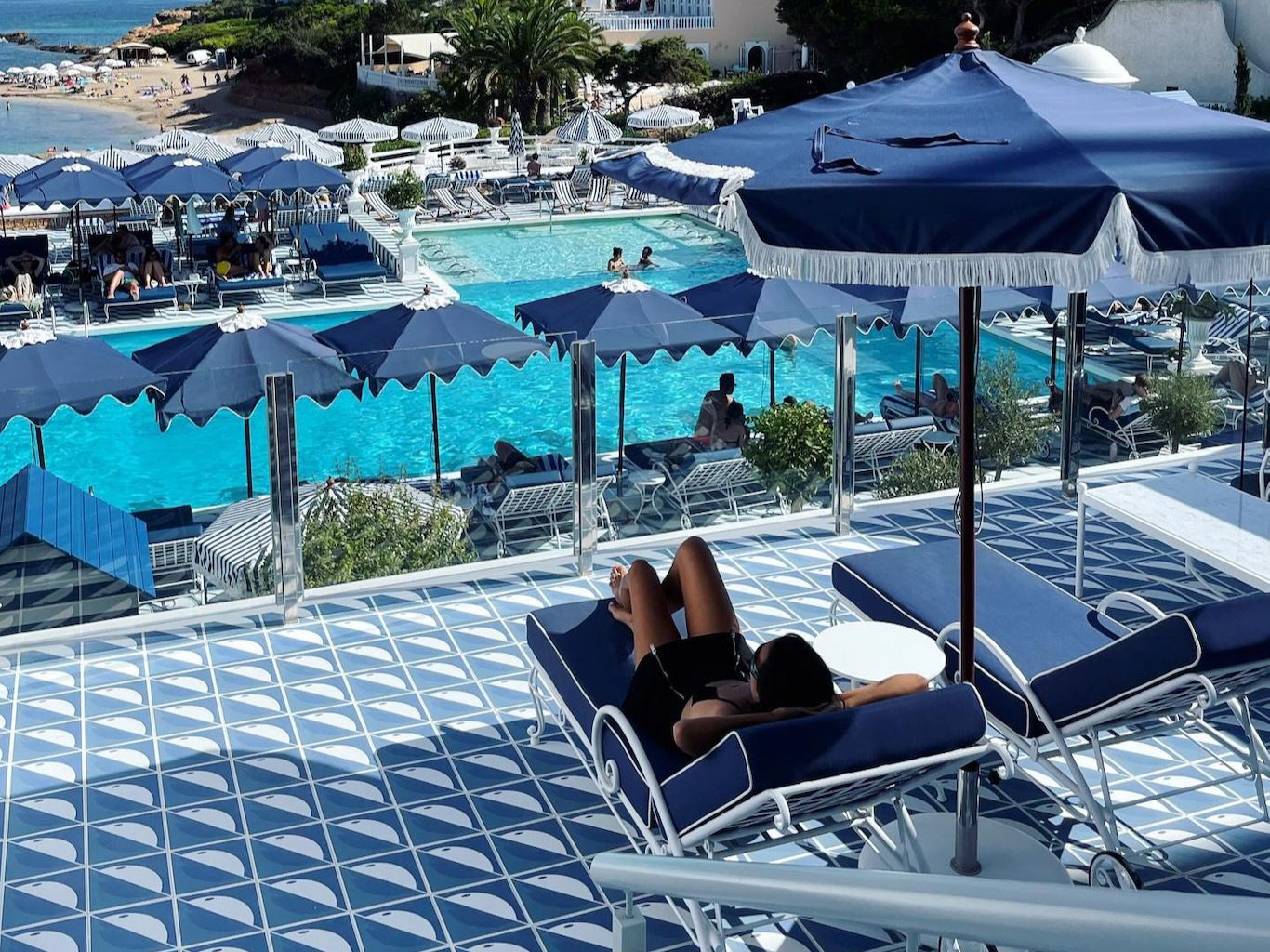 White Ibiza Calendar: Italo Disco Pool Sessions at Hotel Mongibello