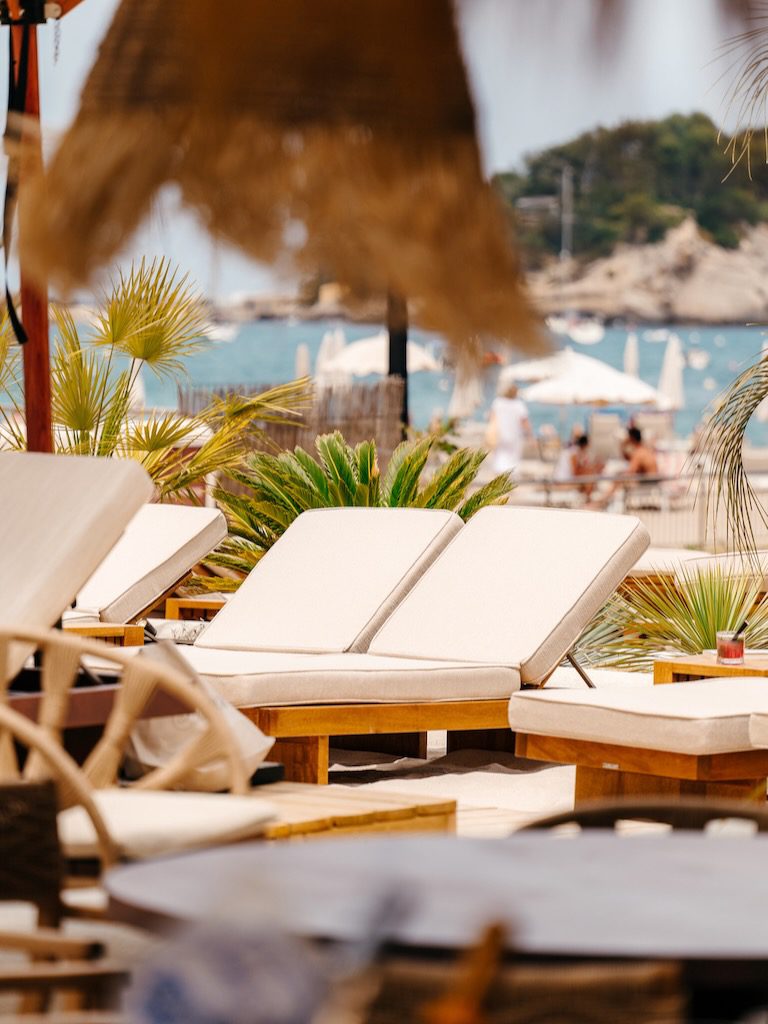 White Ibiza Beach Restaurants Guide: Beach House at Cala San Miguel Ibiza Resort