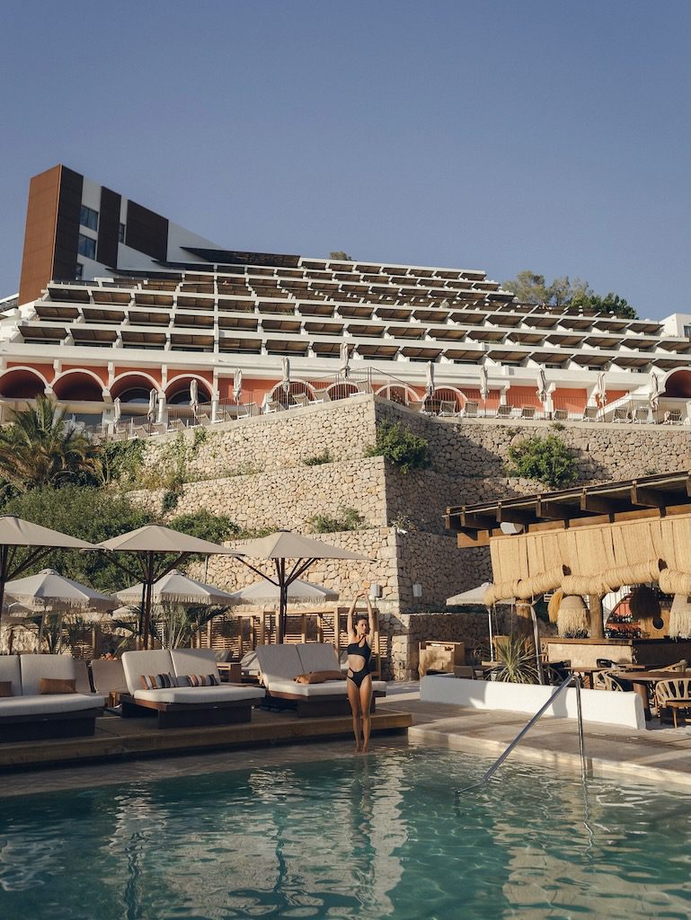 White Ibiza Beach Restaurants Guide: Beach House at Cala San Miguel Ibiza Resort