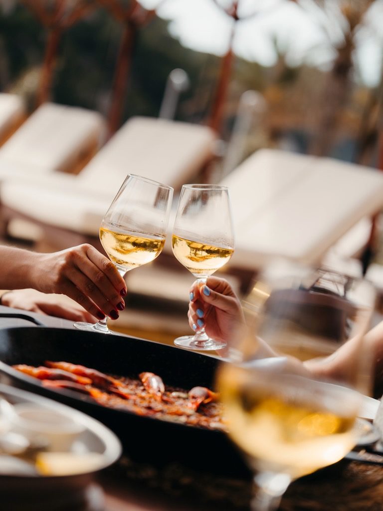 White Ibiza Beach Restaurants Guide: Beach House at Cala San Miguel Ibiza Resort