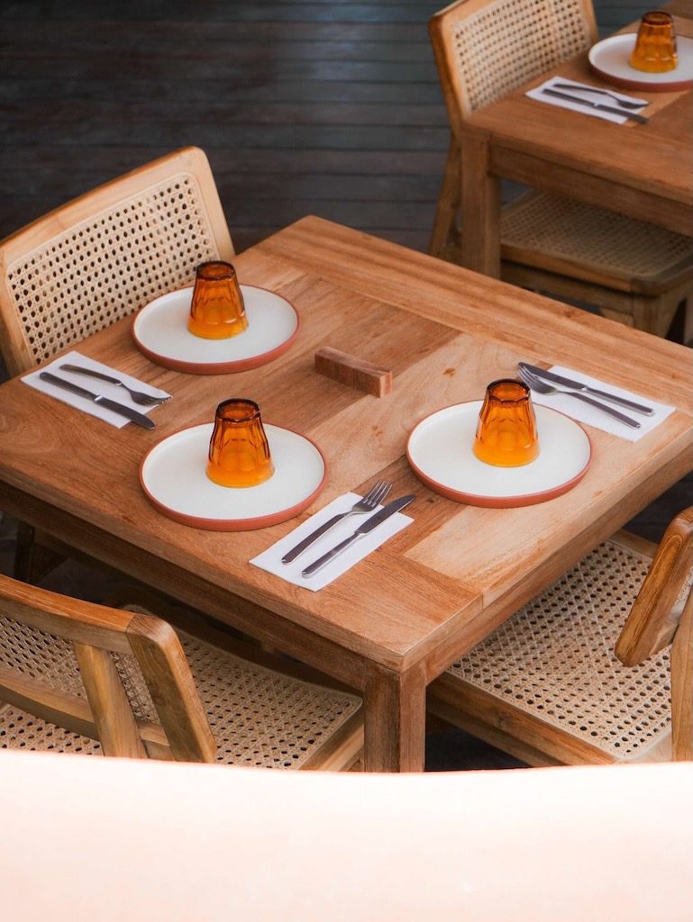 White Ibiza Beach Restaurant Guide: Pomelo Playa, Cala Gració