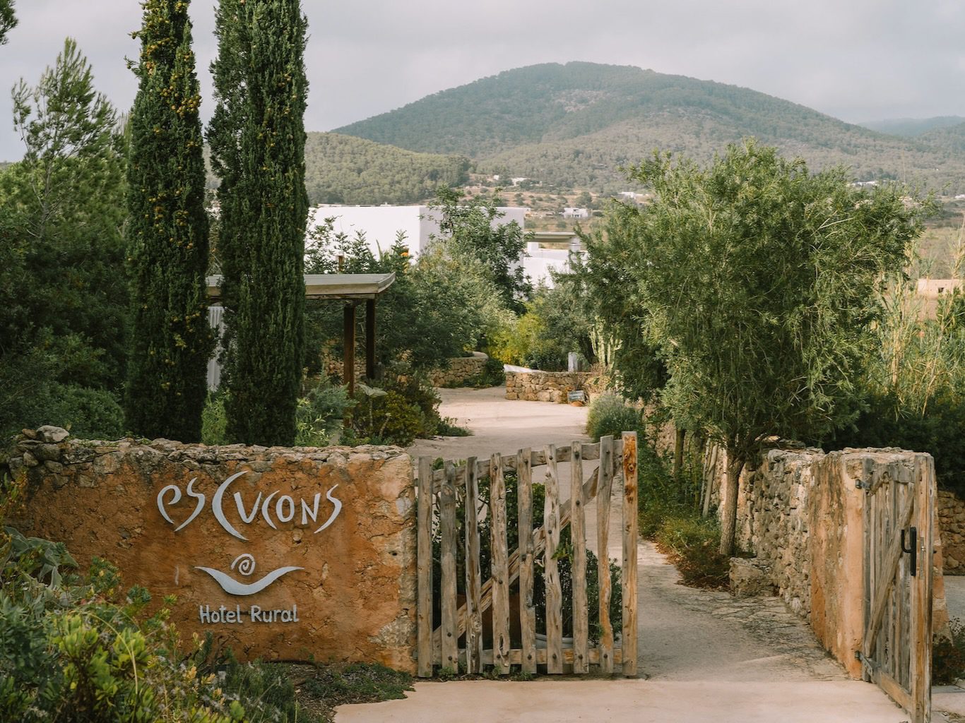 White Ibiza Country Hotels Guide: Es Cucons