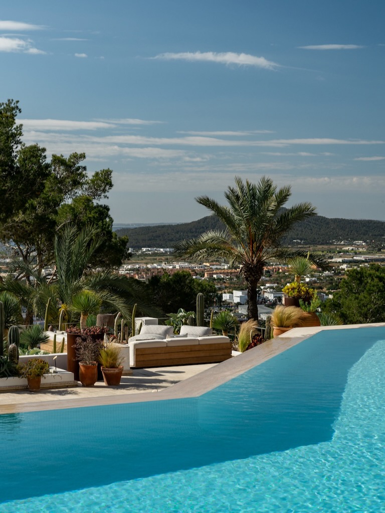 White Ibiza Villas: Can Sakhara, luxury villa in Sa Carocca
