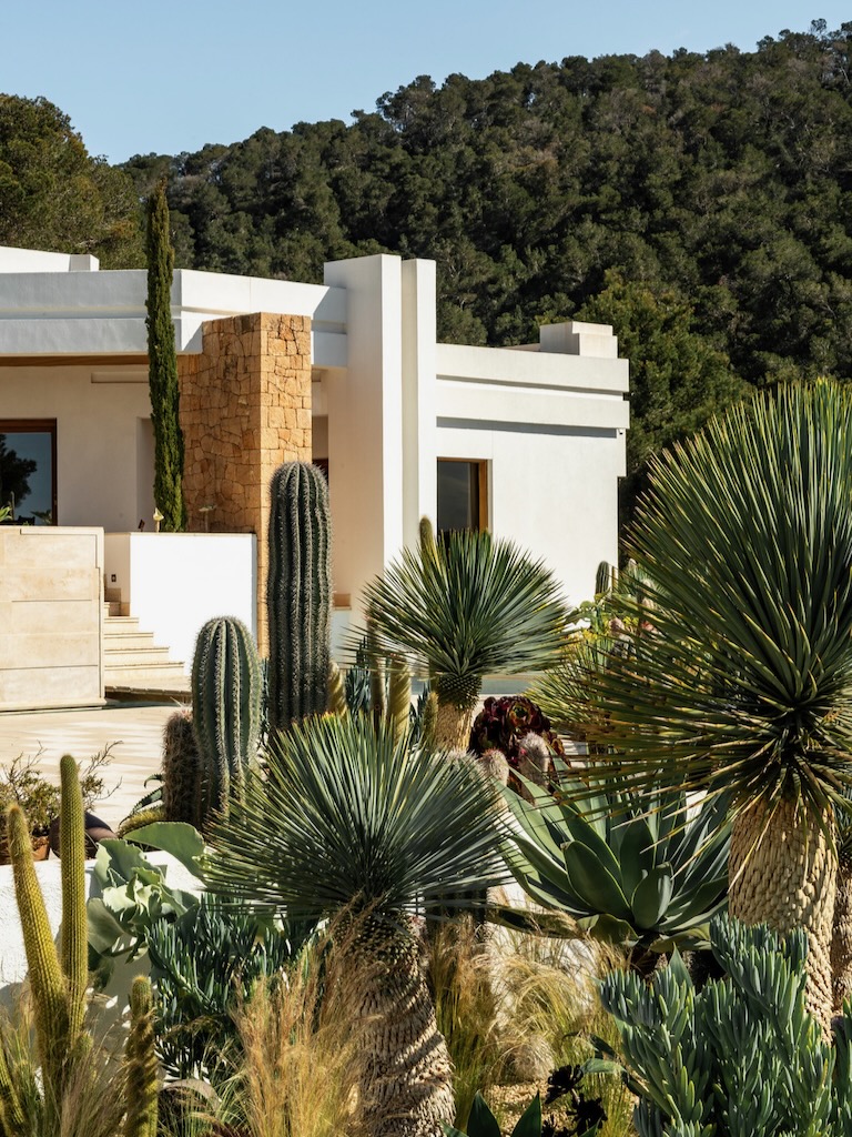 White Ibiza Villas: Can Sakhara, luxury villa in Sa Carocca