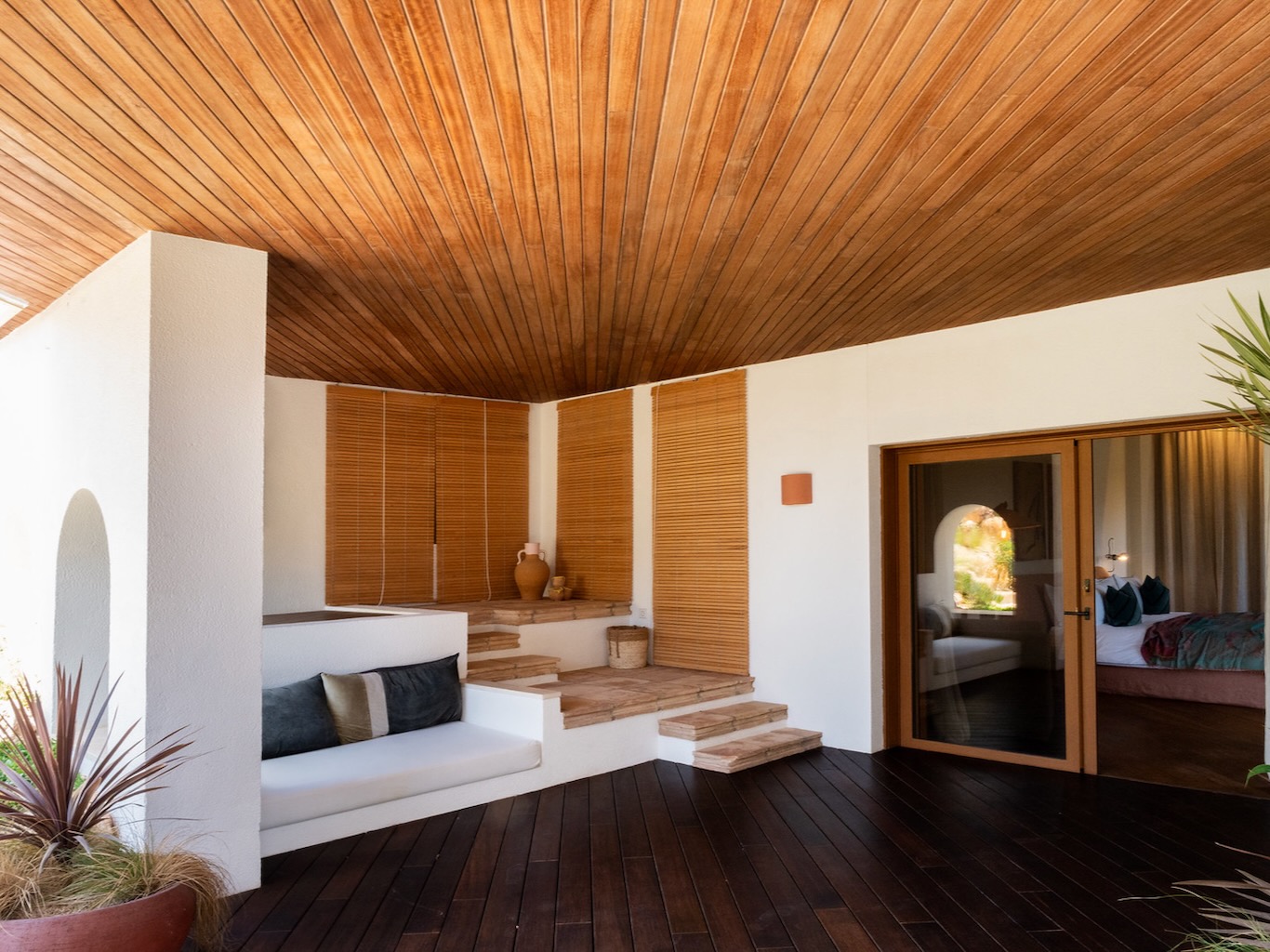 White Ibiza Villas: Can Sakhara, luxury villa in Sa Carocca