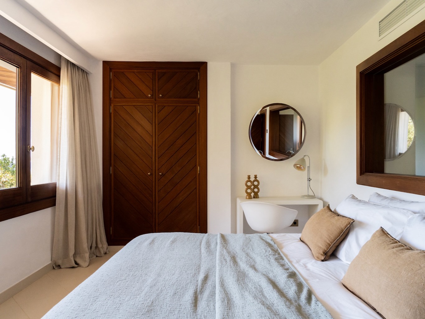 White Ibiza Villas: Can Sakhara, luxury villa in Sa Carocca