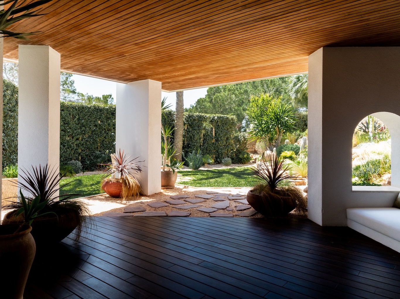 White Ibiza Villas: Can Sakhara, luxury villa in Sa Carocca